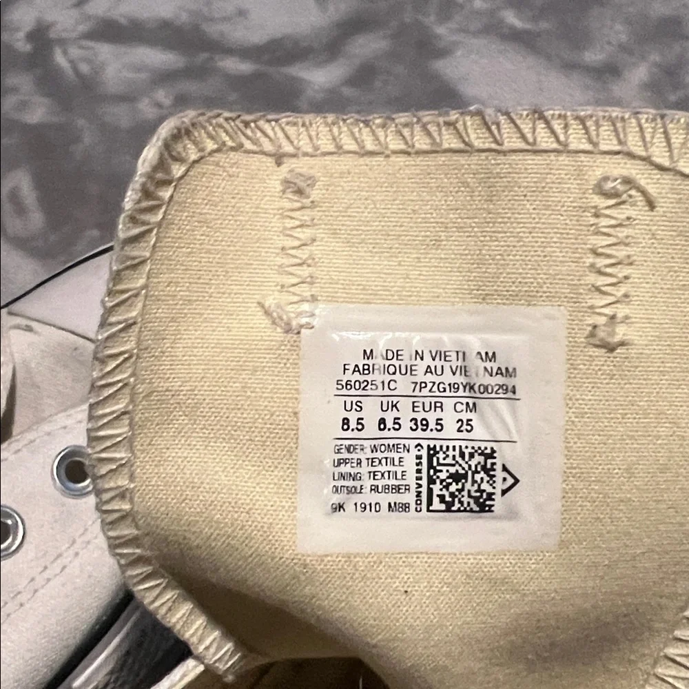 Classic Cream Canvas Platform Chuck Taylor All Stars. No laces. Used condition. - Picture 5 of 9